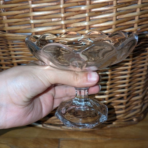 Heisey Glass | Vintage Round Elegant Clear Pedestal Dish Candy Ice-Cream Bowl - Picture 7 of 7